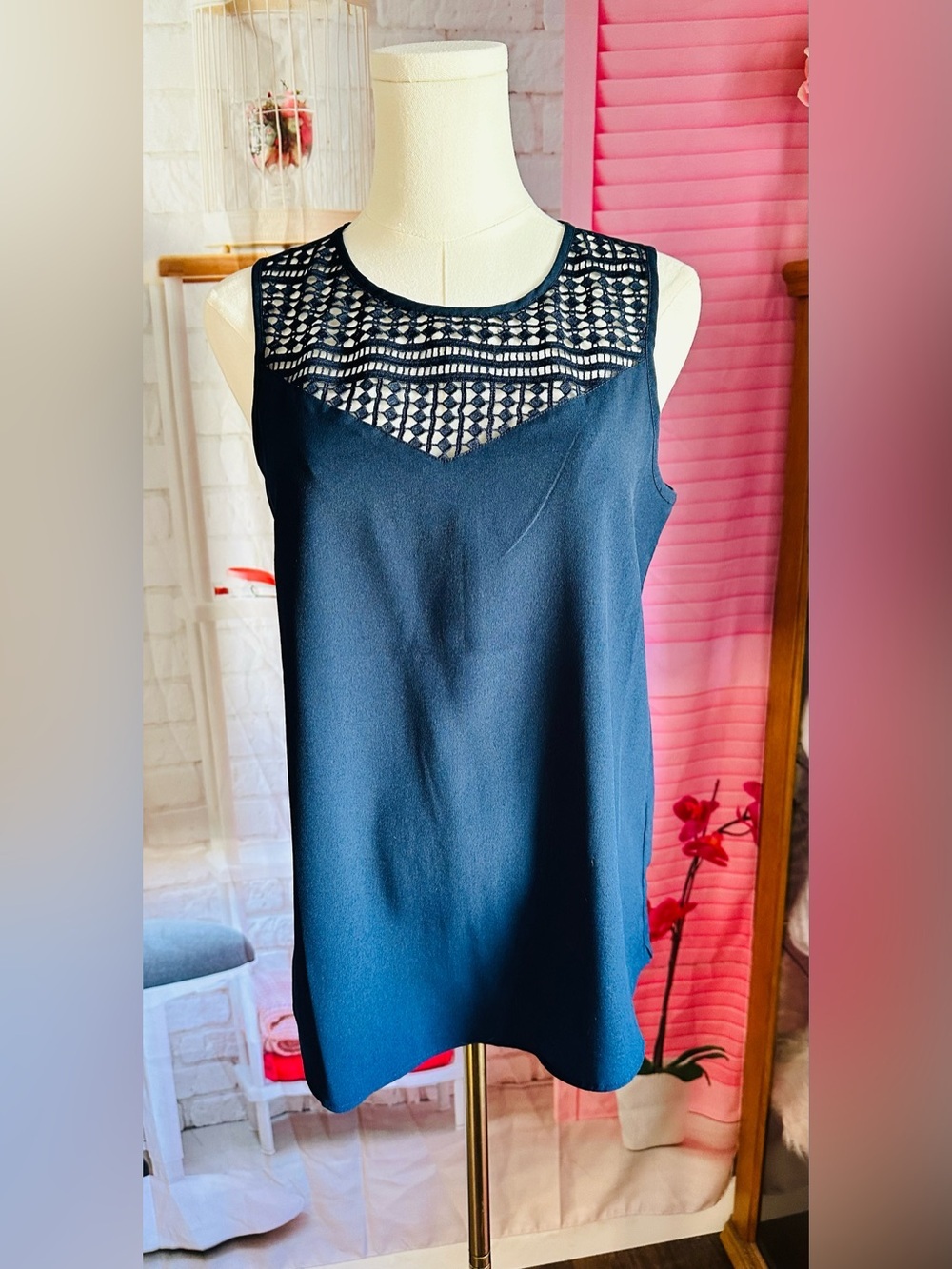 Banana Republic Lace Detail Sleeveless Blouse